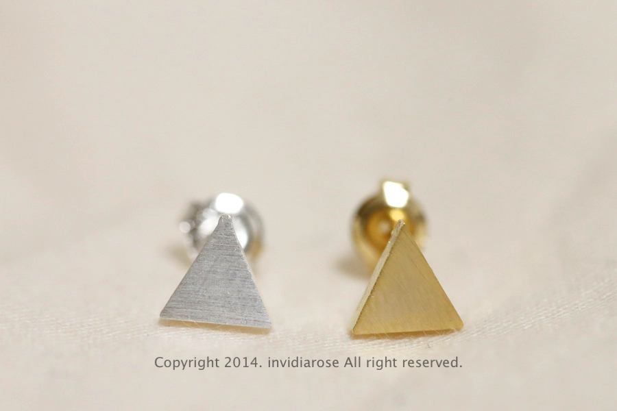 Triangle Earring on Luulla